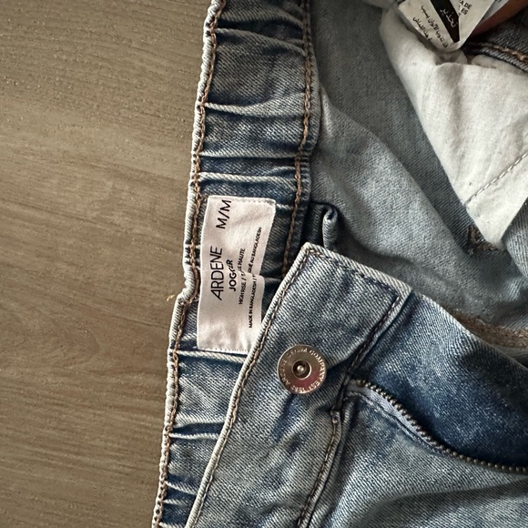 Ardene Women's Light Gray Slim Straight Jeans - Picture 2 of 2